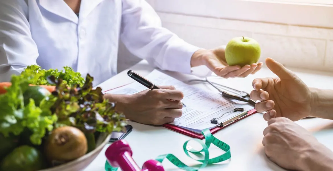 Gizli Silahınız: Dengeli Beslenmenin Kronik Hastalıklarla Mücadeledeki Kritik Rolü