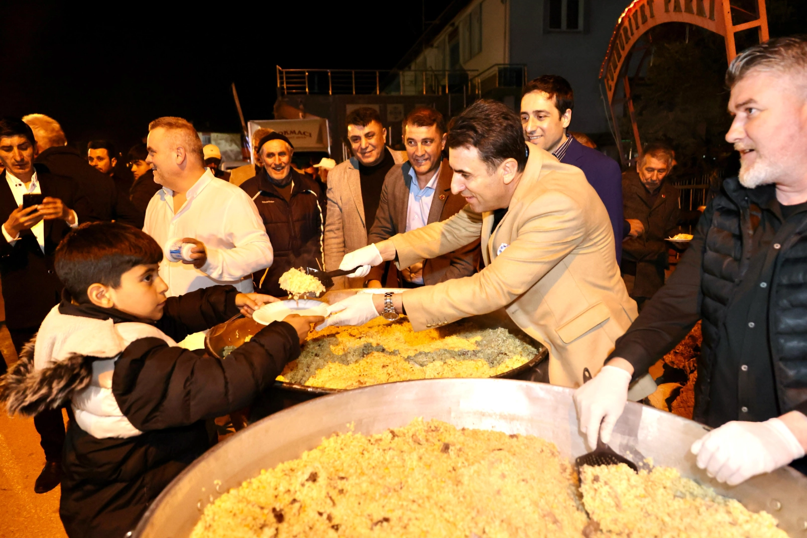 Bilecik’te 700 yıllık gelenek: Şifalı pilav ikramı