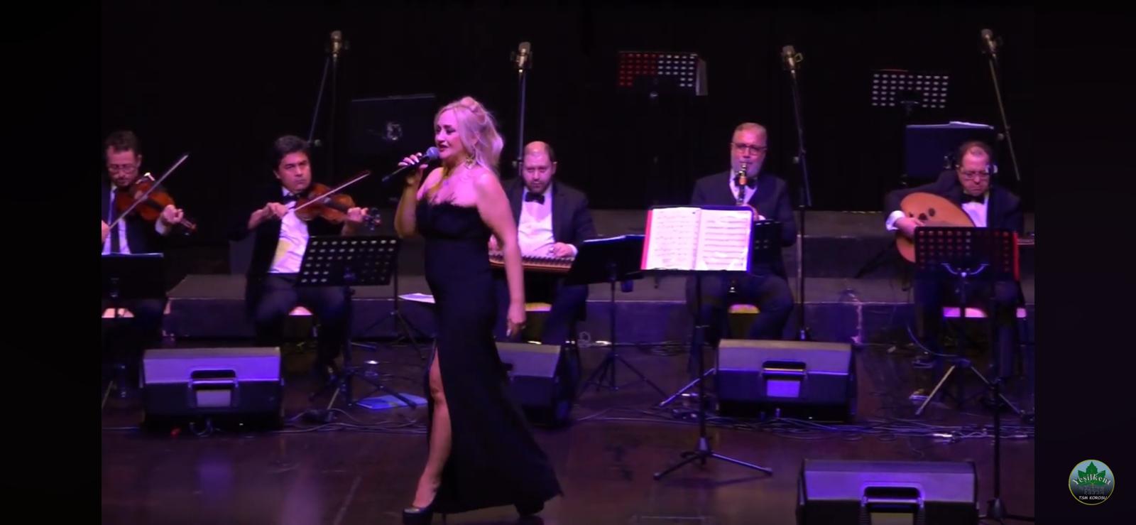 Oya Biket Beylikdüzü’nde konser verdi