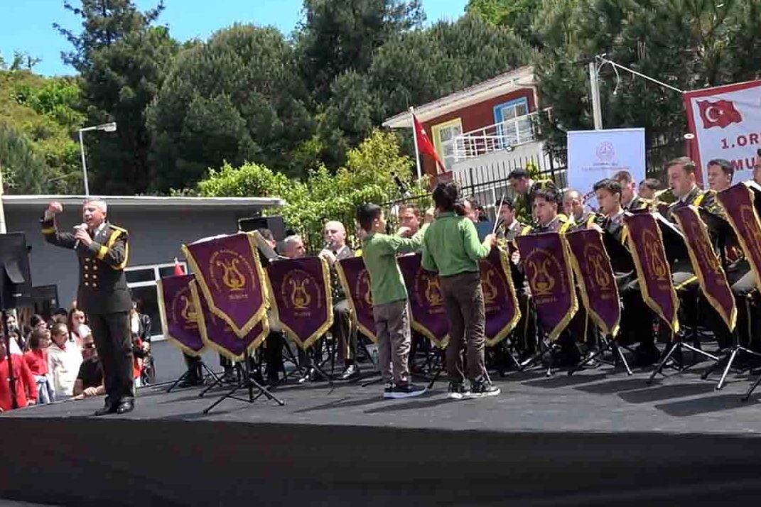 'Enstrümansız Okul Kalmasın' Projesi'nde unutulmaz performans