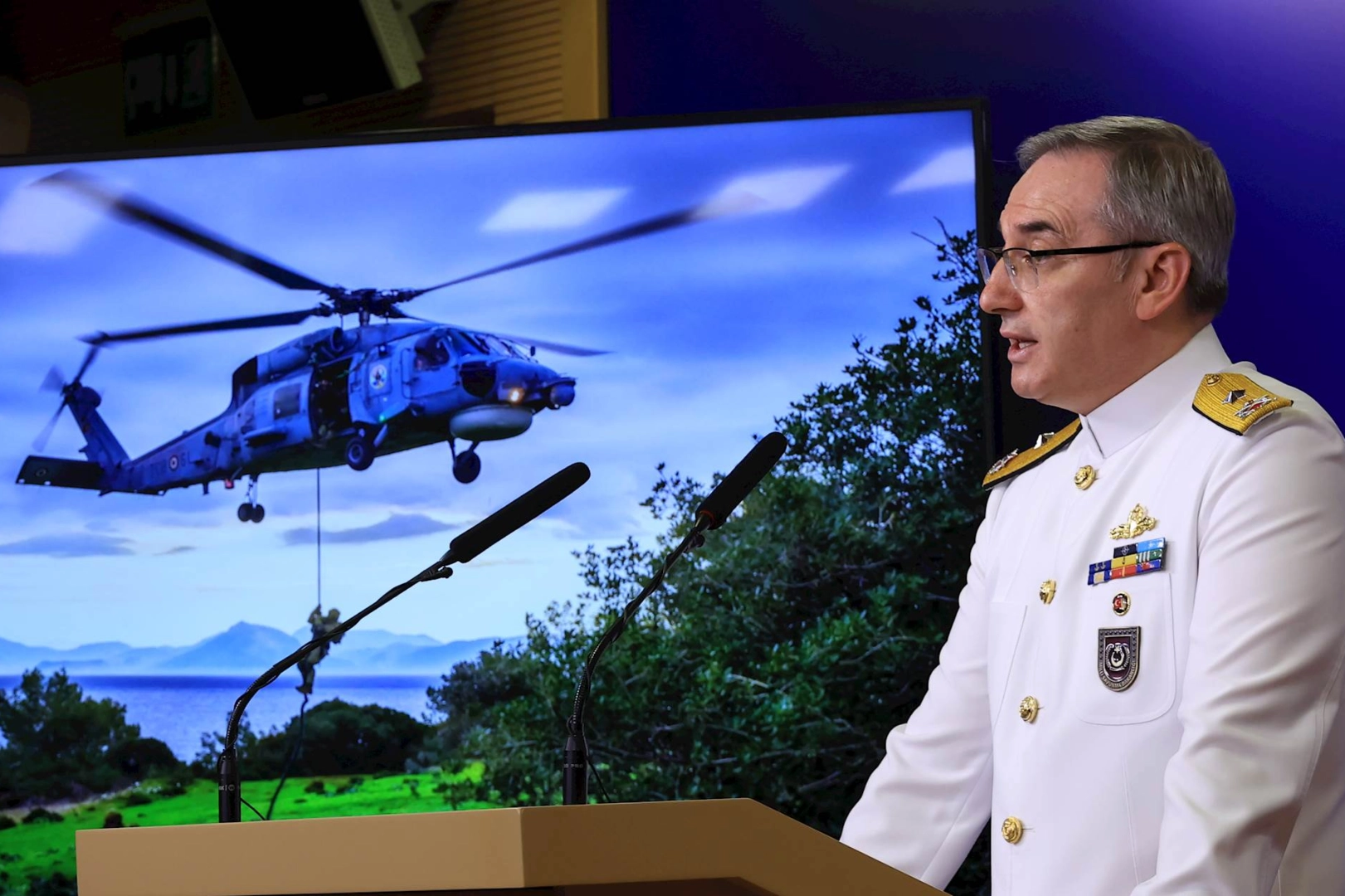 TSK operasyonları hız kesmiyor... 4 PKK'lı terörist teslim oldu!