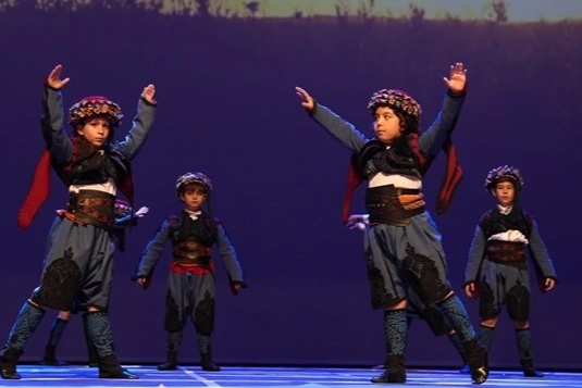 “Hasat” gösterisiyle Anadolu’nun renkleri miniklerle hayat buldu