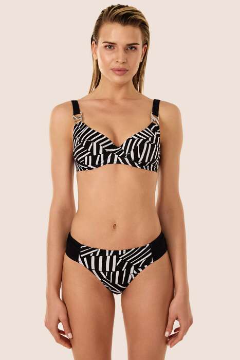 Plajlarda Özgüveninizi Artıran Toparlayıcı Bikini Trendleri