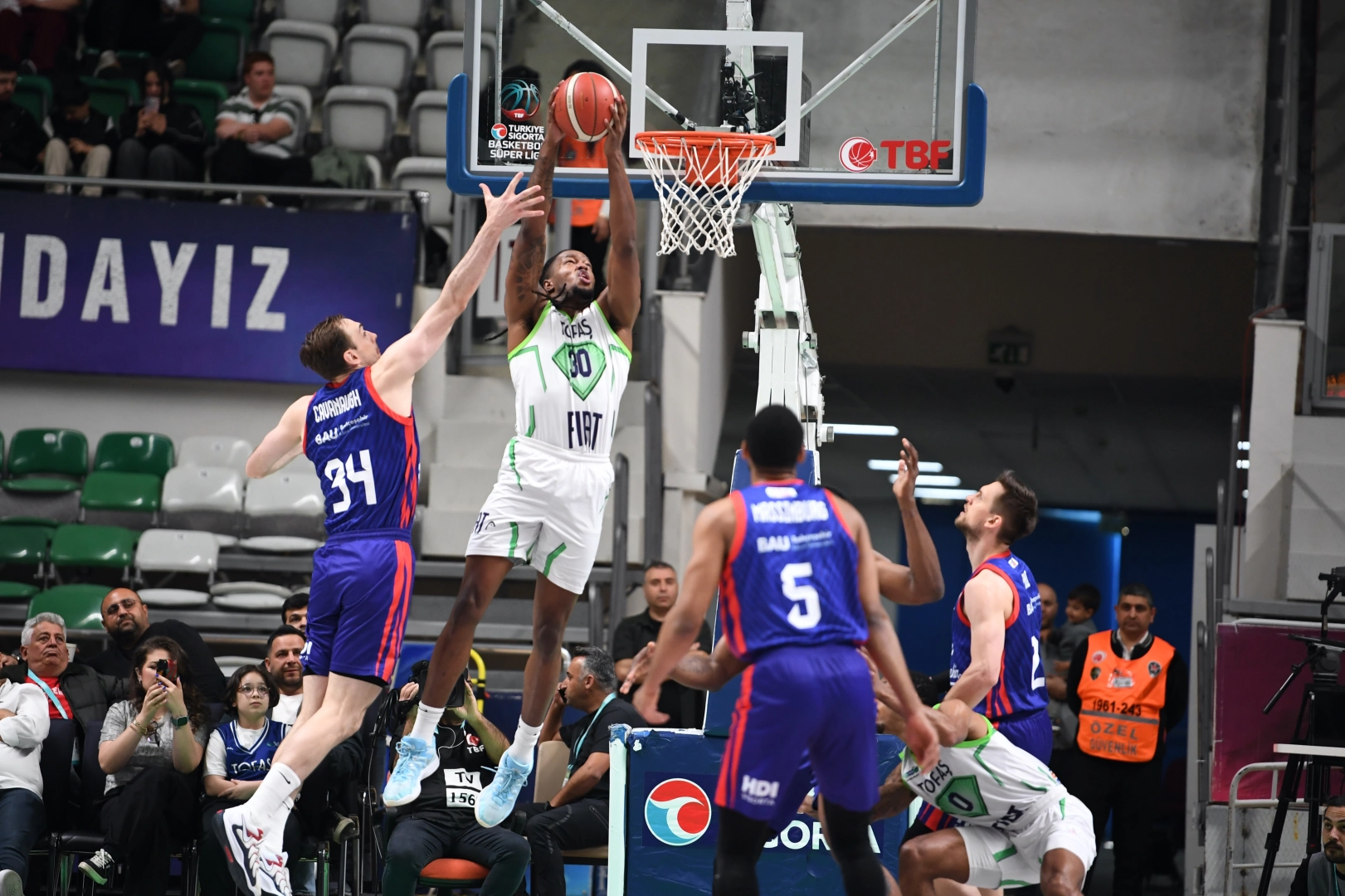 TOFAŞ, potada çeyrek finalde galibiyet bekliyor