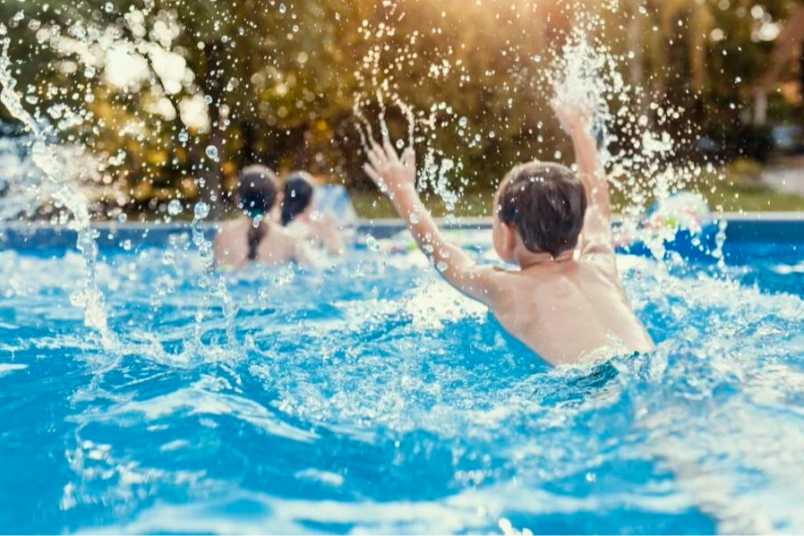 Havuz ve deniz sezonu açıldı... Boyun-bel kırığı tehlikesine dikkat!