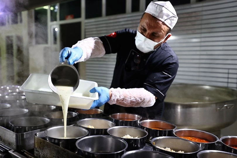 Denizli’de sosyal hizmette rekor: Aşevi gönülleri ısıtıyor