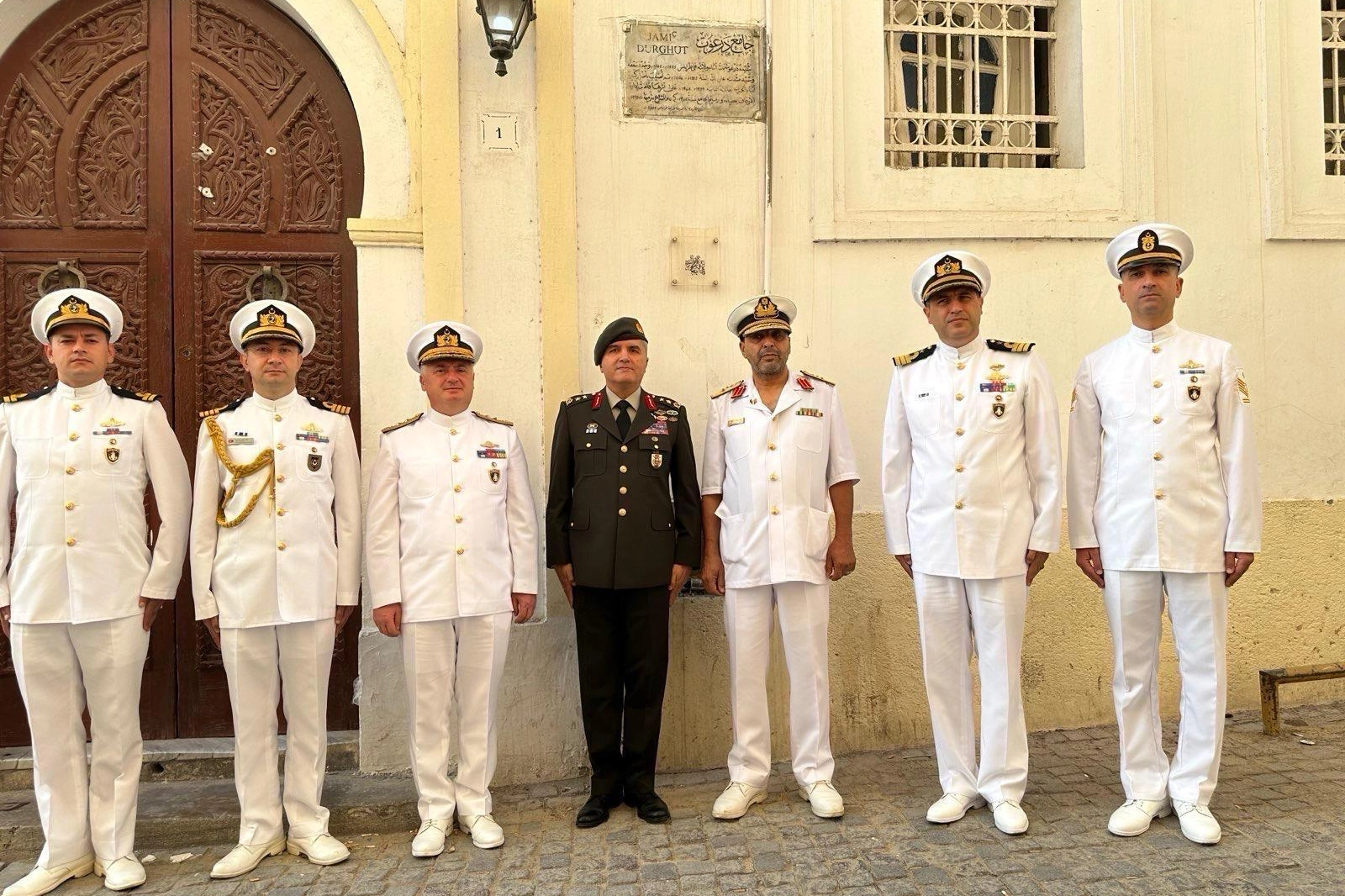 TCG Kınalıada personelinden Turgut Reis Türbesi'ne ziyaret