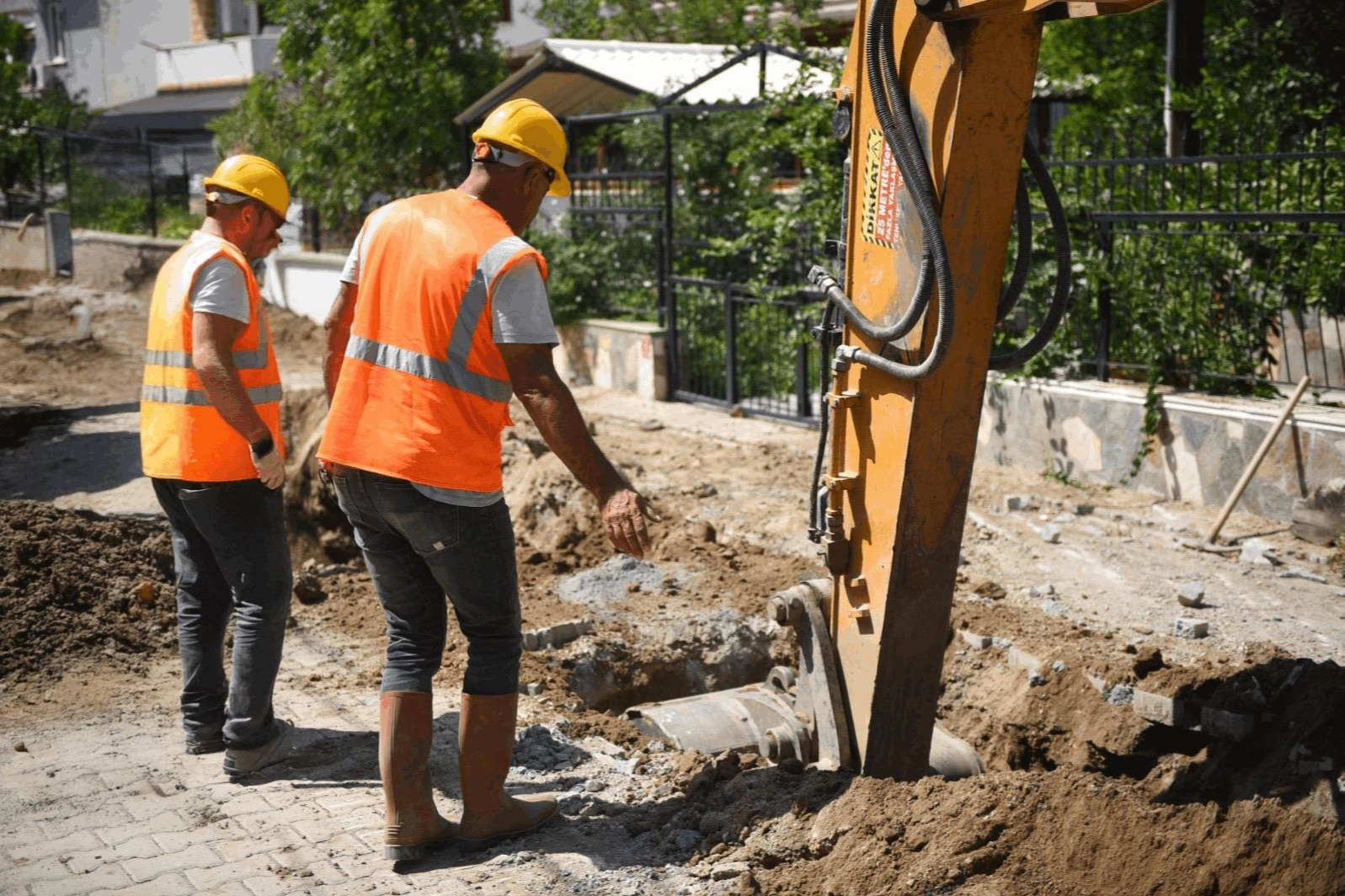 BASKİ’den Burhaniye’deki kanalizasyon sorununa köklü çözüm