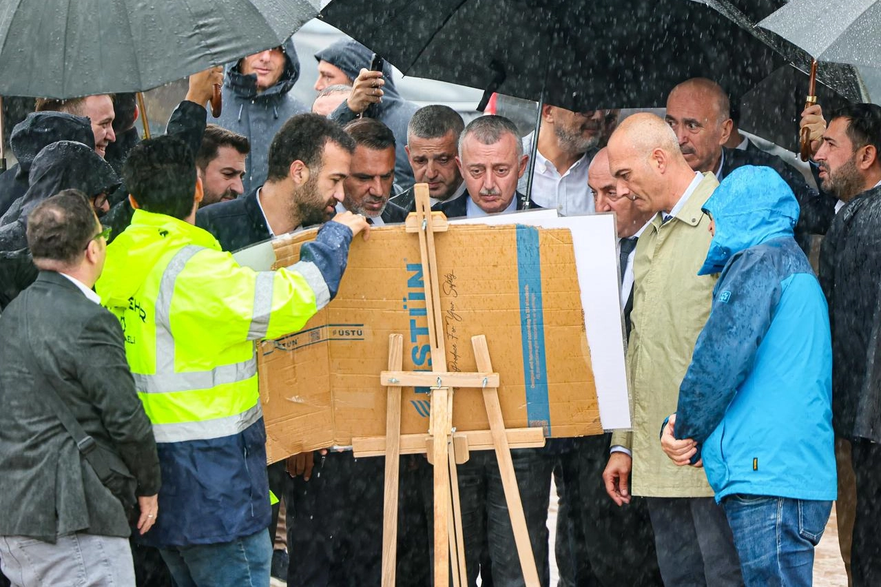 Kocaeli’de Başkan Büyükakın’dan sağanakta saha denetimi