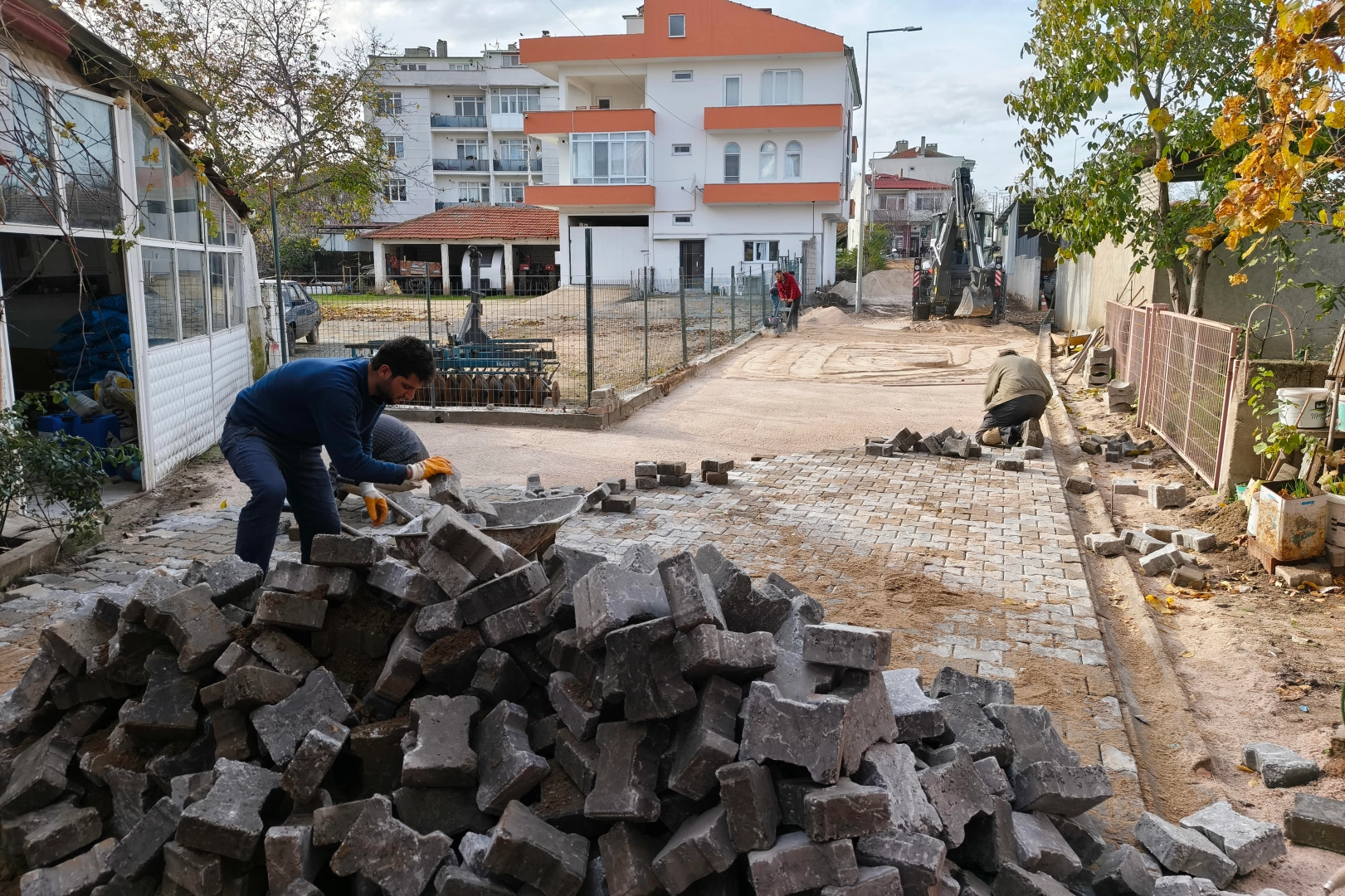 Edirne Süloğlu’nda kilit parke çalışmaları hızlandı